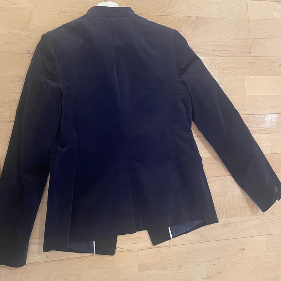 Banana Republic Navy Velvet textured blazer. Size 4. Like new! - Picture 4 of 6